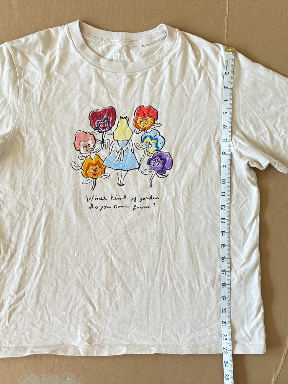 UT Uniqlo Izumi Shiokawa X Alice in Wonderland Short Sleeve Graphic TShirt Large - Picture 4 of 9